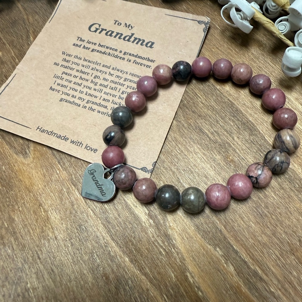 Grandma Heart Charm Pink and Gray Beaded Bracelet